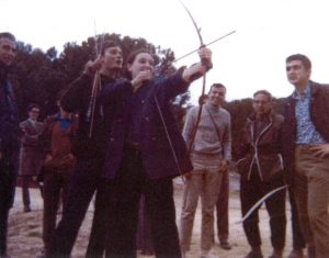 Albert Dou, segundo por la derecha, con los arqueros Emilio Falceto y Rafael Mujeriego.