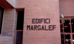 La Facultat de Biologia de la Universitat de Barcelona ha posat el nom de MARGALEF a un dels seus edificis.