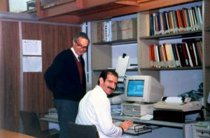 J. Planas y J. Gutiérrez en el Departamento de Fisiología, 1993.