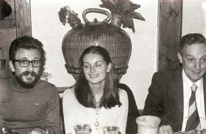 J. Planas, L. Palacios i Sra. i a un sopar del departament al 1977.