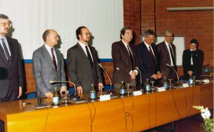 M. Alemany, F. Ponz-Piedrafita, N. Hladun, J. M.Bricall, J. Planas, E, Herrera i M. Durfort a l’Acte de Jubilació, a l’Aula Magna, Facultat de Biologia, 1991.