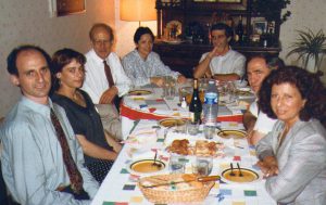 Dinar amb el Prof. Max Perutz i altres investigadors catalans (1992).