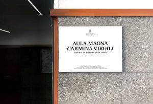 The Aula Magna of the Faculty of Earth Sciences (Geology) was baptized with the name of Dr. Carmina Virgili (March 2019).