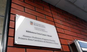 La biblioteca de la Facultat de Farmàcia i Ciències de l'Alimentació de la Universitat de Barcelona va dedicar la seva biblioteca a la Dra. Creu Casas (11.03.2019).