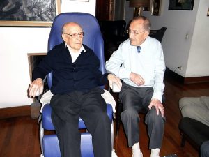 El Dr. Vidal i Llenas amb el Dr. Puigcerver Zanón.