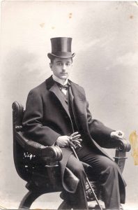 Terradas de joven, probablemente estudiante. Fuente: Fondo Terradas, Archivo del IEC.