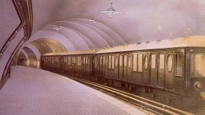 Proyecto de vagón del Metropolitano Transversal, en un montaje en una estación. Fuente: Fondo Terradas, Archivo del IEC.