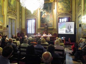 Ten years after the death of Prof. Margalef paid tribute to him at the Royal Academy of Sciences and Arts of Barcelona. At the table the academics: Carles Bas, Mercè Durfort, and Marta Estrada.