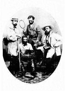 Membres de l'expedició al Pacífic. Isern és a l'esquerra de la imatge amb una capsa de Dillenius a la falda.
